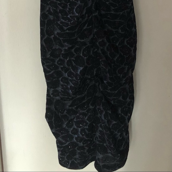 Black and Grey Sleeveless Dress - Picture 3 of 4